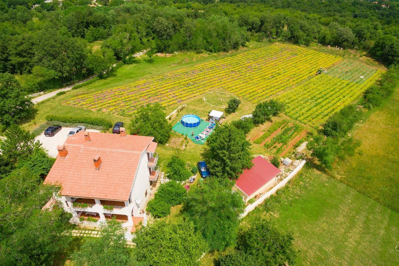 Apartments Valoda Nedeščina Kültér fotó
