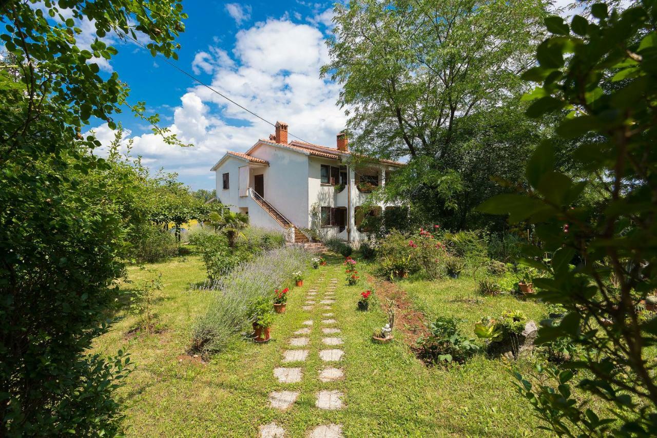 Apartments Valoda Nedeščina Kültér fotó